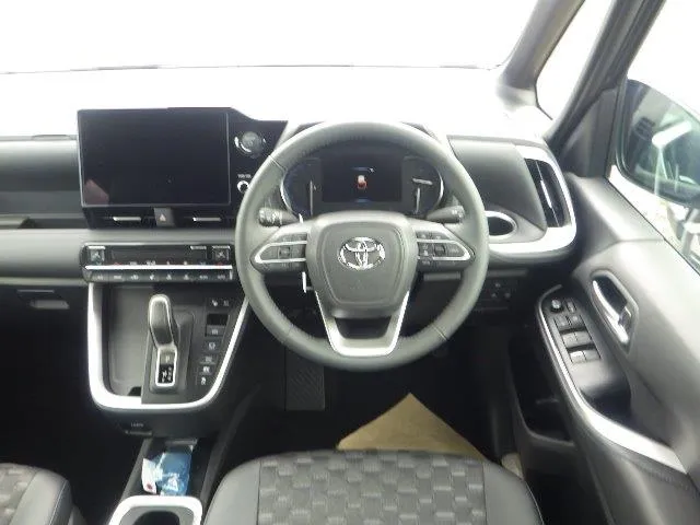Toyota Voxy S-Z 2025 (Hybrid, Auction Grade S) – GREY | 260 km | Dhaka | STK-250211