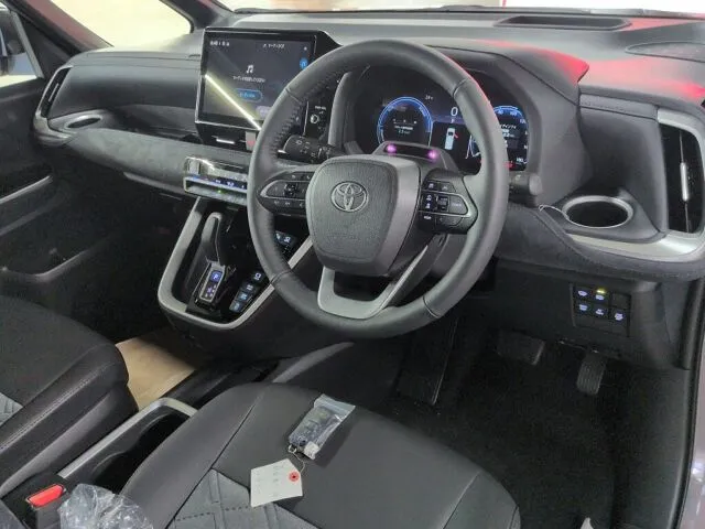 Toyota Voxy S-Z 2026 (Hybrid, Auction Grade S) – GREY | STK-260590