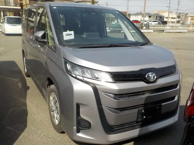 Toyota Noah X 2022 (Non Hybrid, Auction Grade 4) – Gray (1K0) | 79,873 km | Upcoming | STK-260831