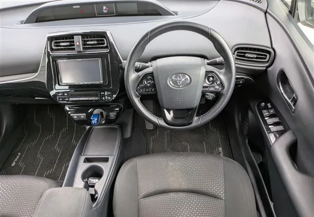 Toyota Prius S Safety Plus 2 2021 (Hybrid, Auction Grade 3.5) – Pearl | 61,425 km | Incoming | STK-260482