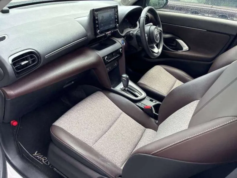 Toyota YARIS CROSS Z 2021 (Hybrid, Auction Grade 4.5) – Pearl | 30,000 km | End of July | STK-260672