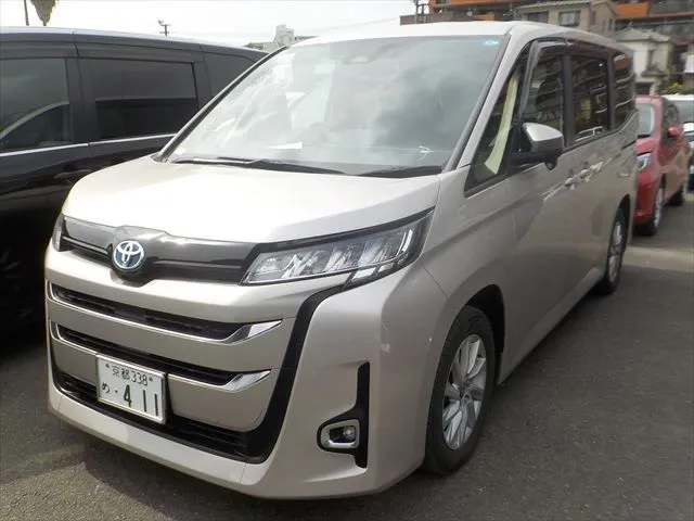 Toyota Noah G 2023 (Hybrid, Auction Grade 4.5) – Golden (4X1) | 87,291 km | Upcoming | STK-260819
