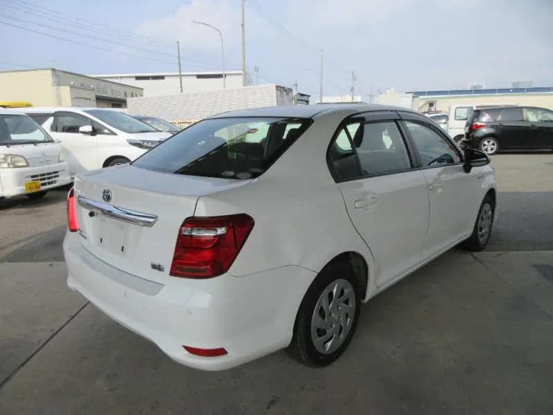 Toyota Axio EX 2020 (Hybrid, Auction Grade 4) – Pearl | 94,023 km | ECB Showroom | STK-250097