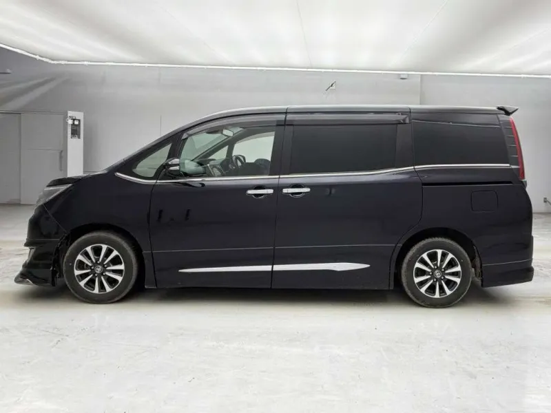 Toyota Esquire GI Premium 2021 (Hybrid, Auction Grade 4.5) – Black | 82,600 km | Upcoming | STK-260537