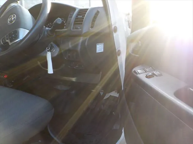 Toyota Hiace Ambulance 2020 (Non Hybrid, Auction Grade 3) – White | 96,202 km | Dhaka | STK-260912