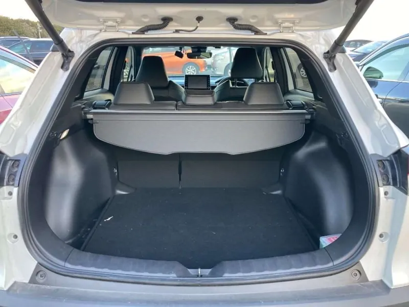Toyota Corolla Cross Z Pkg 2023 (Hybrid, Auction Grade 4.5) – Pearl | 25,601 km | Dhaka Ready | STK-260338