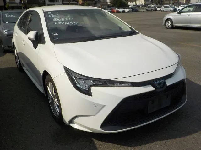 Toyota Corolla G-X Plus 2021 (Hybrid, Auction Grade 4) – White | 79,505 km | Upcoming | STK-260852