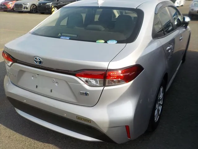 Toyota Corolla G-X 2021 (Hybrid, Auction Grade 4) – Silver | 101,542 km | Upcoming | STK-260851