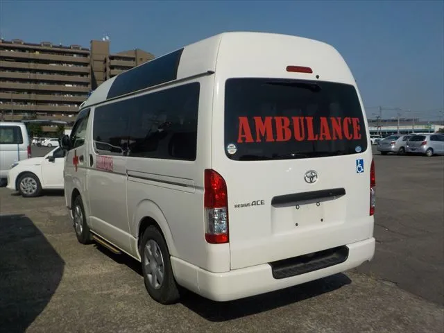 Toyota Hiace Ambulance 2020 (Non Hybrid, Auction Grade 3.5) – White | 72,968 km | Dhaka | STK-260911