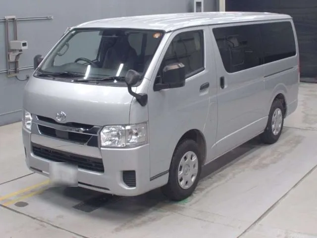 Toyota Hiace DX GL 2021 (Petrol, Auction Grade 3.5) – Silver | 125,069 km | Upcoming | STK-260979