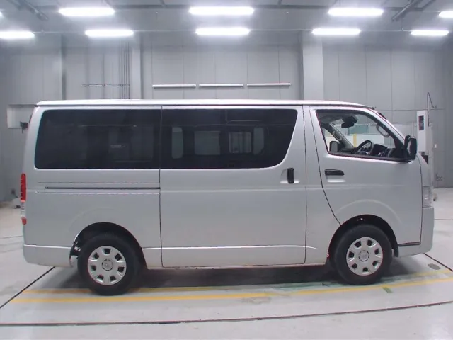 Toyota Hiace DX GL 2021 (Non Hybrid, Auction Grade 3.5) – Silver | 135,036 km | Upcoming | STK-260627