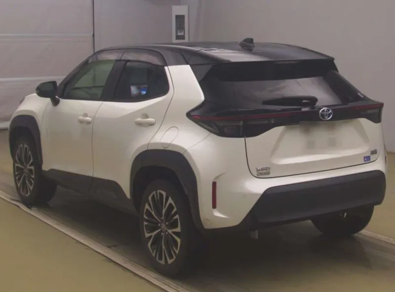Toyota YARIS CROSS Z 2021 (Hybrid, Auction Grade 4.5) – Pearl Two-Tone | 52,450 km | Upcoming | STK-260601